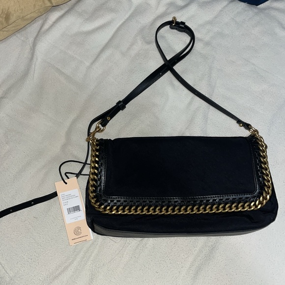 BLACK DATE NYLON CONVERTIBLE PURSE WITH ANTIQUE BRASS HARDWARE. NWT, 🖤. - Picture 5 of 7